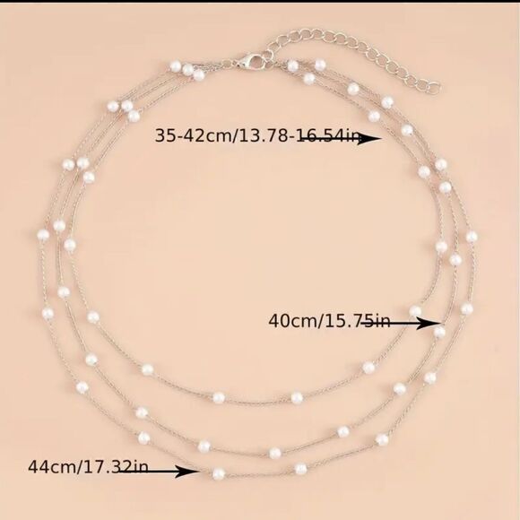 Three Layers Faux Pearl Necklace Fine Design - Picture 8 of 9